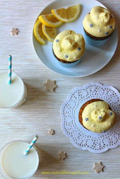 cupcake limone e semi di papavero con frosting al limoncello