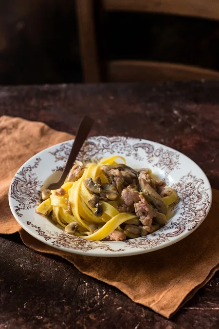 pasta salsiccia e funghi