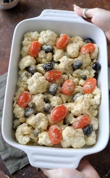 come si prepara il cavolfiore gratinato alla mediterranea