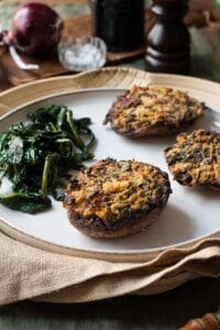 funghi ripieni di cavolo nero