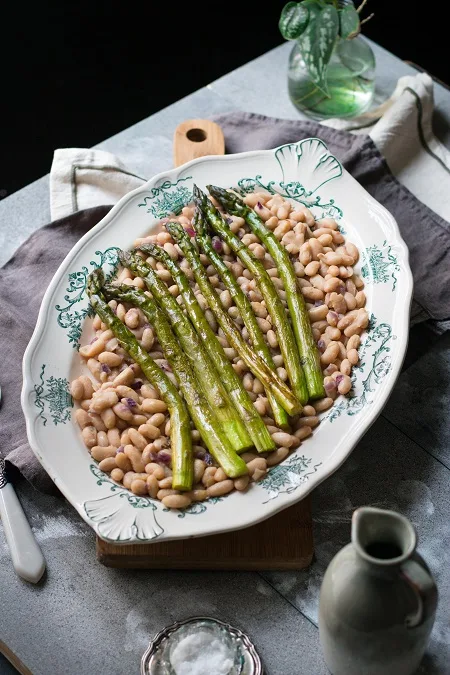 asparagi e fagioli in padella