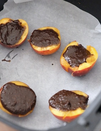 come si fanno le pesche al forno ripiene vegene