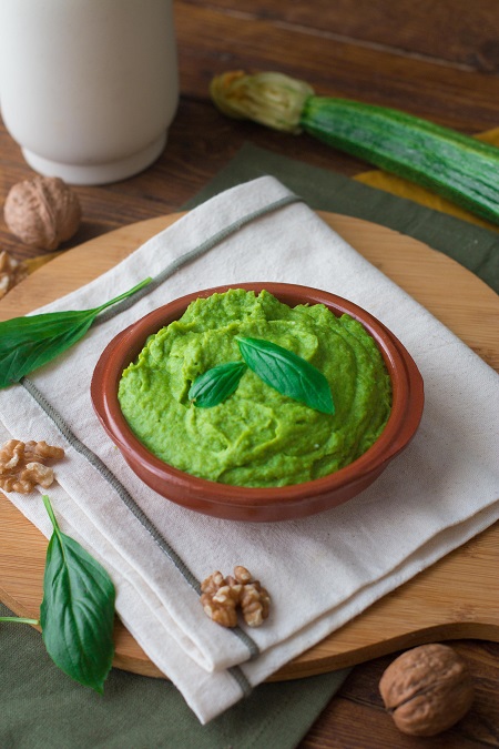 Pesto di zucchine e piselli vegano