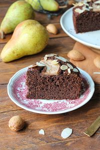 torta al grano saraceno pere e cioccolato